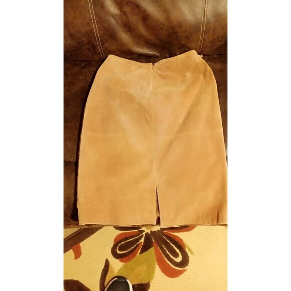 st John's bay suede skirt size 10 in great condition. Vintage thick leather. - Picture 4 of 6